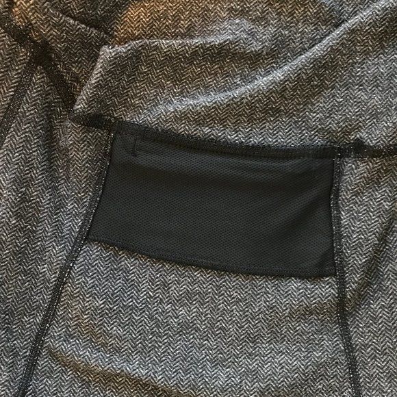 Never worn like new Lululemon Base Runner 1/2 Zip - Picture 15 of 16